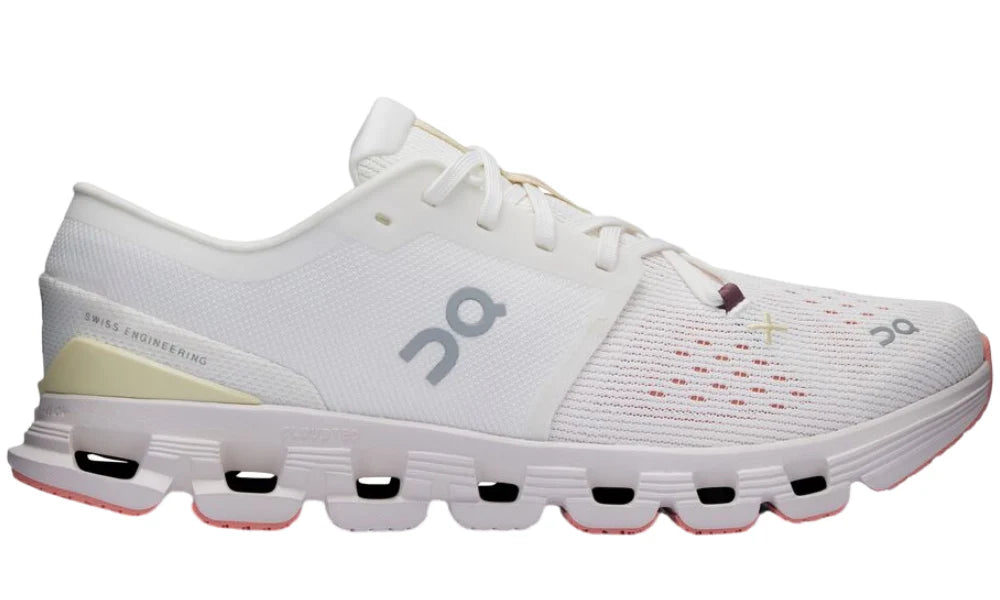 On Cloud X 4 “Feather | Black” – High-Performance Training & Running Shoes