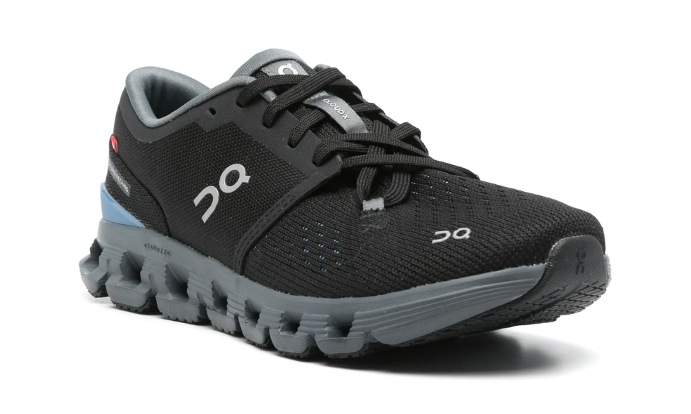 On Cloud X 4 “Feather | Black” – High-Performance Training & Running Shoes