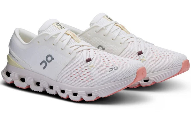 On Cloud X 4 “Feather | Black” – High-Performance Training & Running Shoes