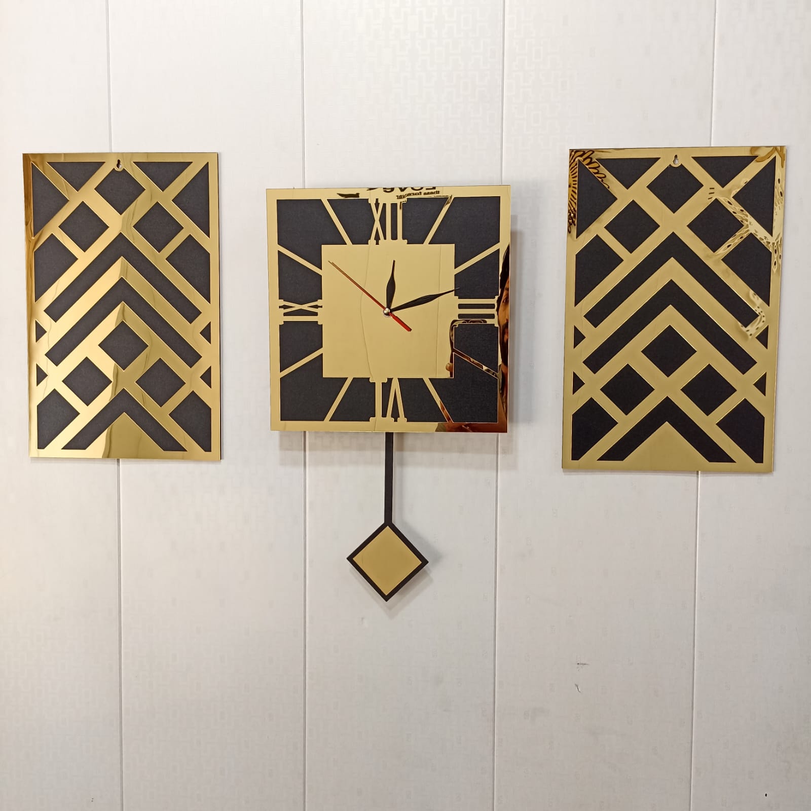 Golden pendulum Clock with Frames